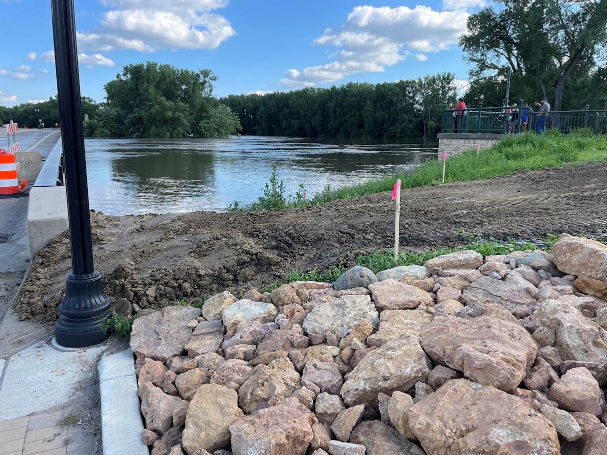 Clay Berm on HWY 41 Bridge